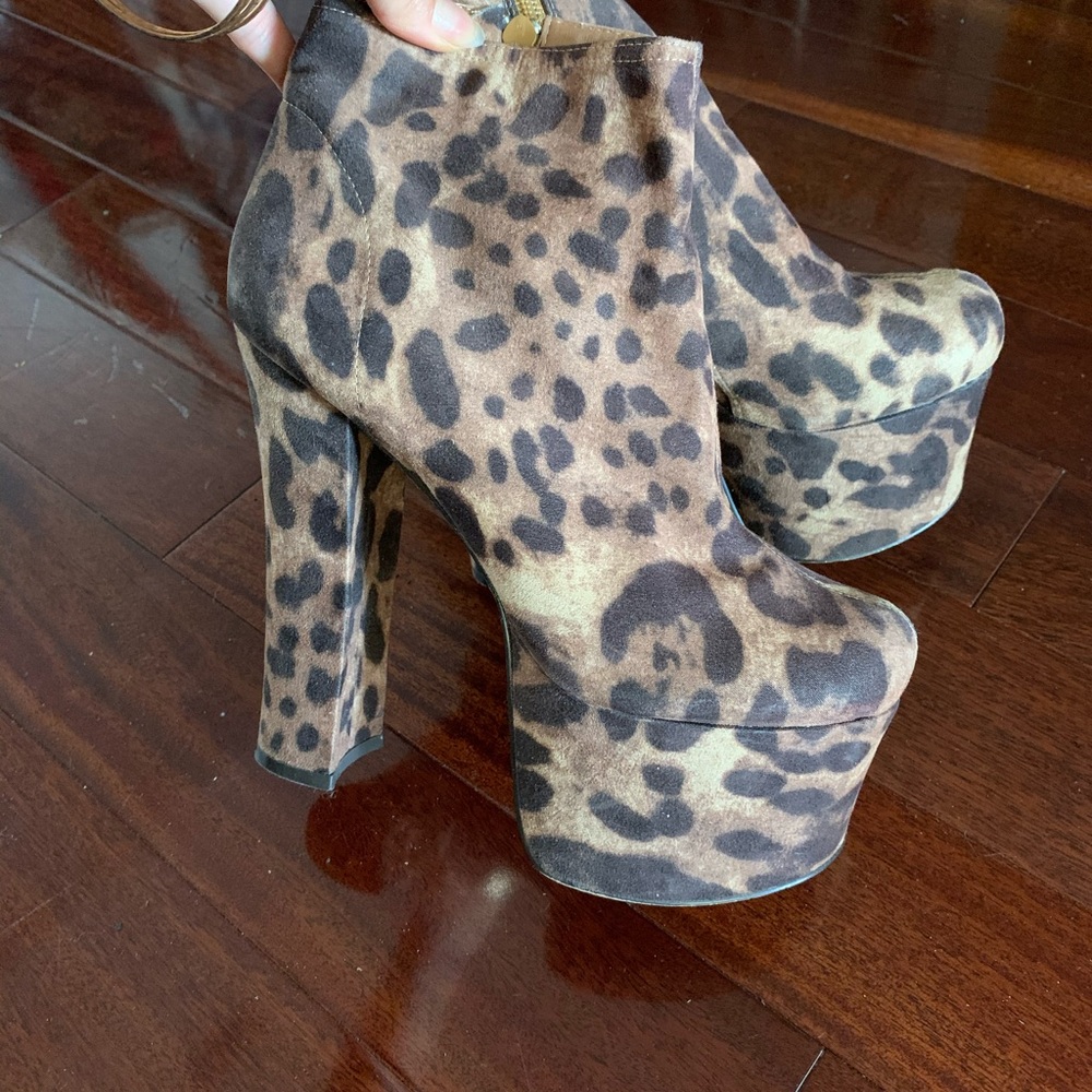 Leopard print platforms!